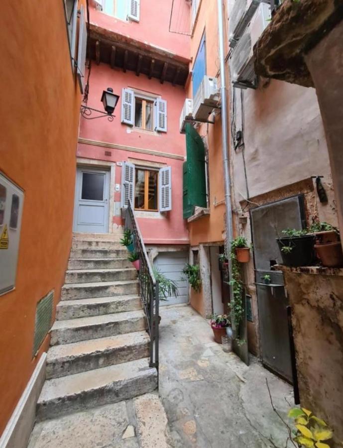 Apartment City Walls In Old Town Of Rovinj Exterior foto